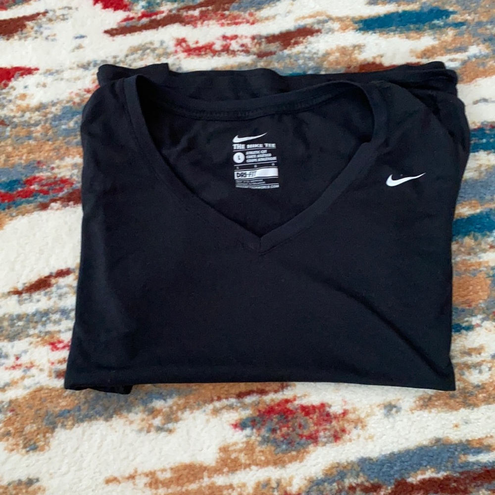 Short sleeve v neck Nike top